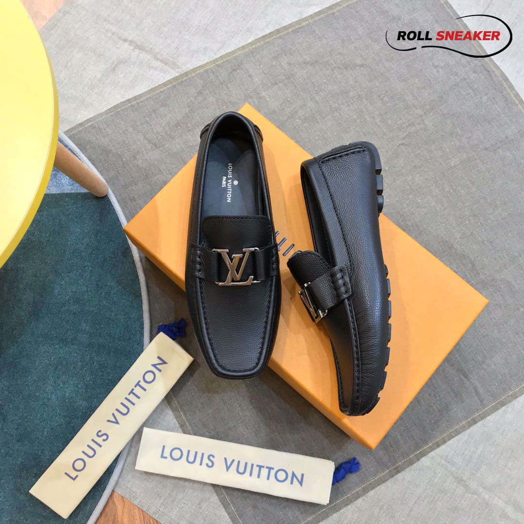 Giày Louis Vuitton Monte Carlo Mocassin Da Bê Có Vân Khóa Logo Lv Bạc