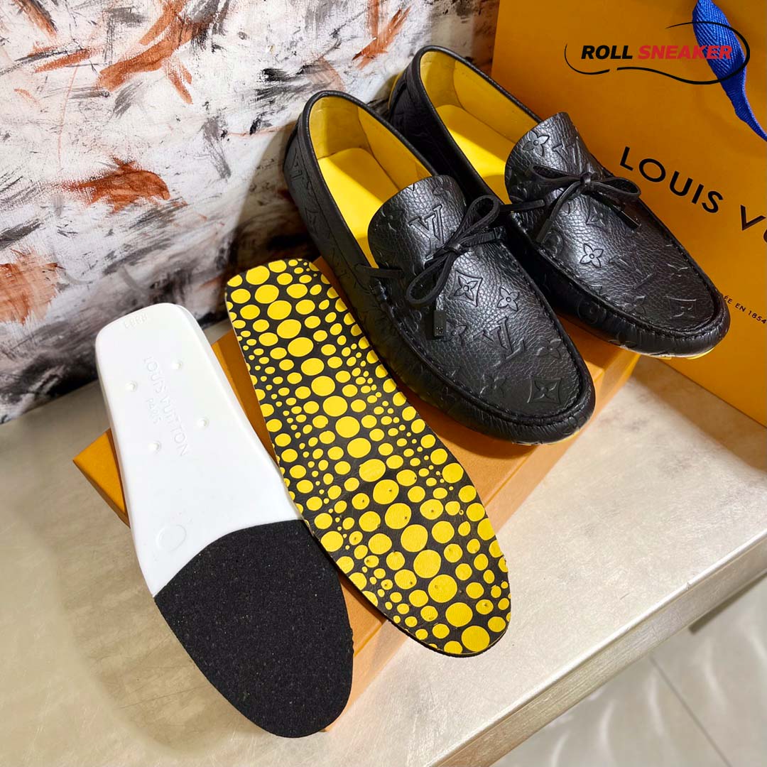 Giày Lười Louis Vuitton Driver Moccasins Da Bê Sần Dập Nổi Monogram Đế Vàng