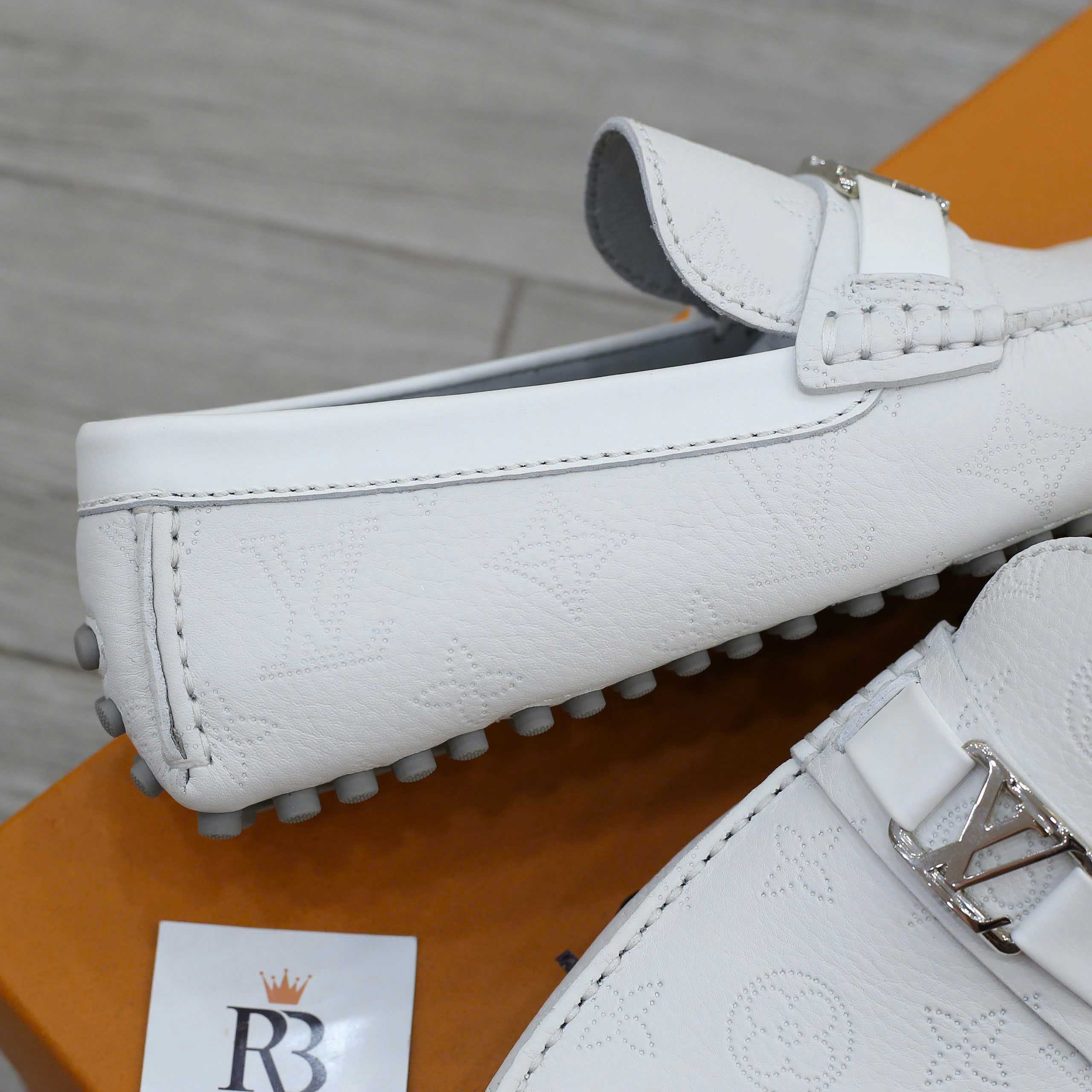Giày lười Louis Vuitton Major Hockenheim Moccasin White Da Bê Họa Tiết Monogram Logo LV Bạc