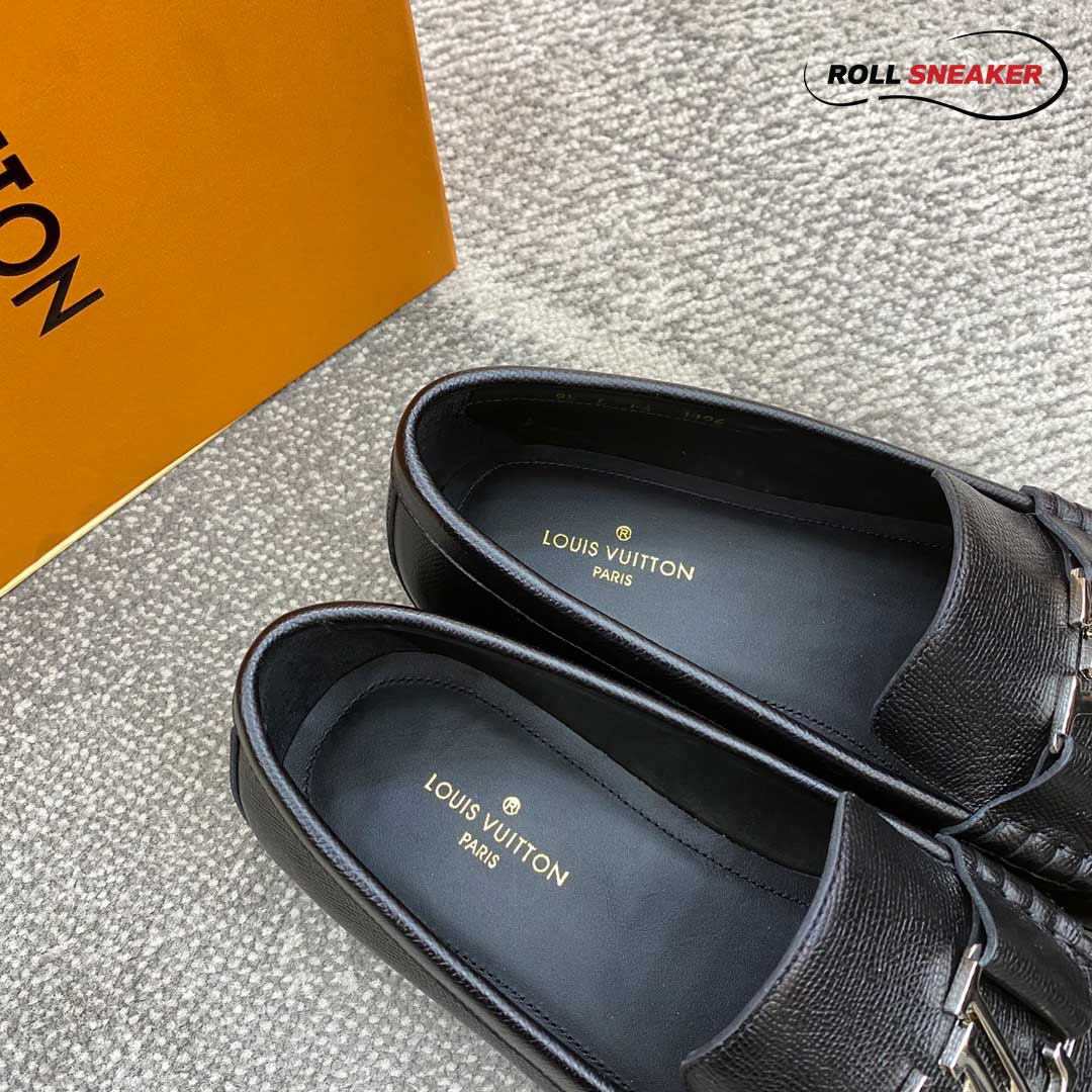 Giày lười Louis Vuitton Montaigne Loafers Da Nhăn Logo LV Bạc