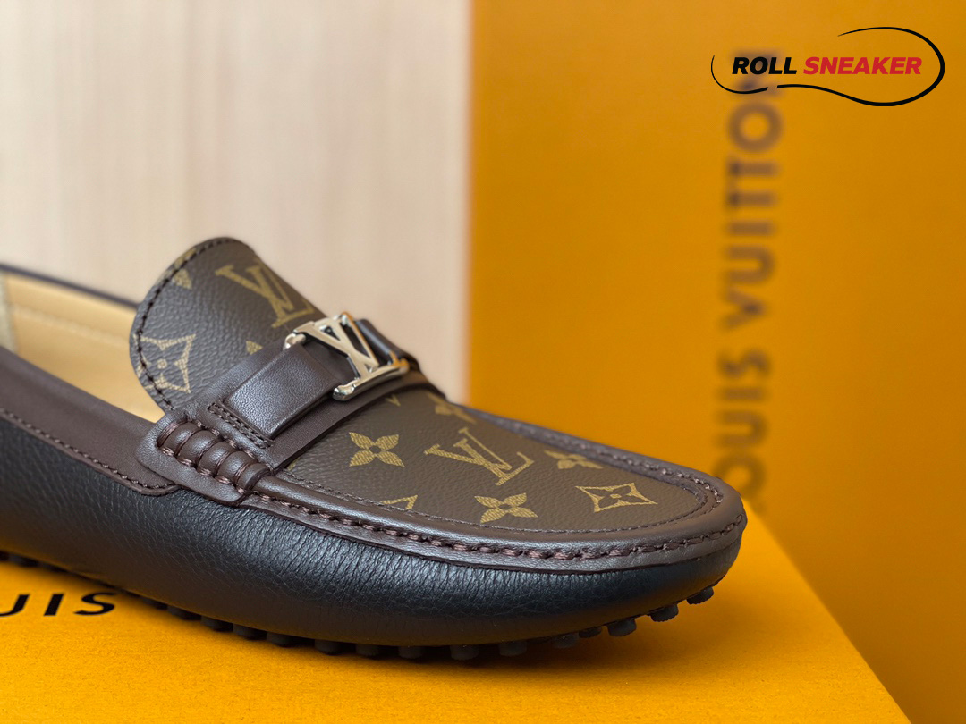 Giày lười LV Hockenheim Mocassin Black Da Bê Sần Họa Tiết Monogram Canvas Logo LV Bạc
