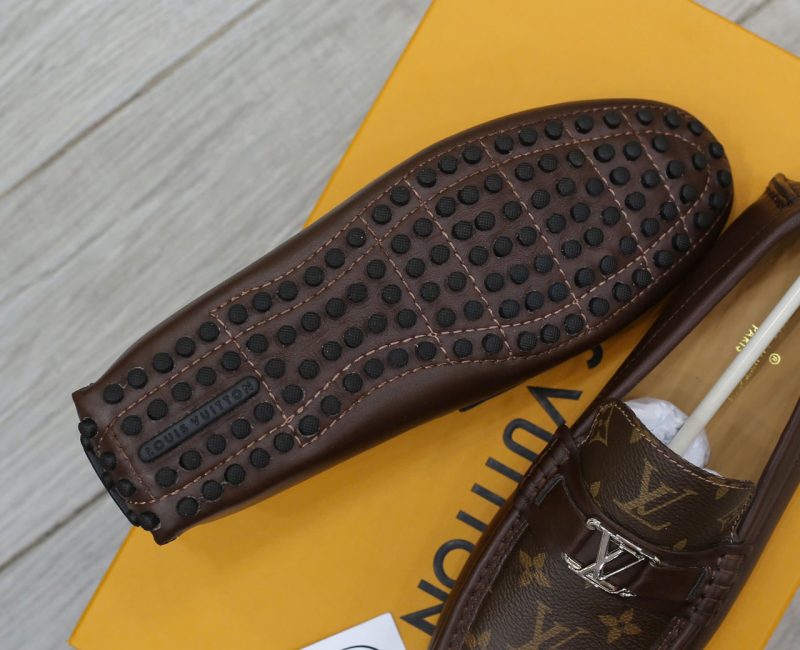 Giày lười LV Hockenheim Mocassin Brown Da Bê Họa Tiết Monogram Canvas Logo LV Bạc