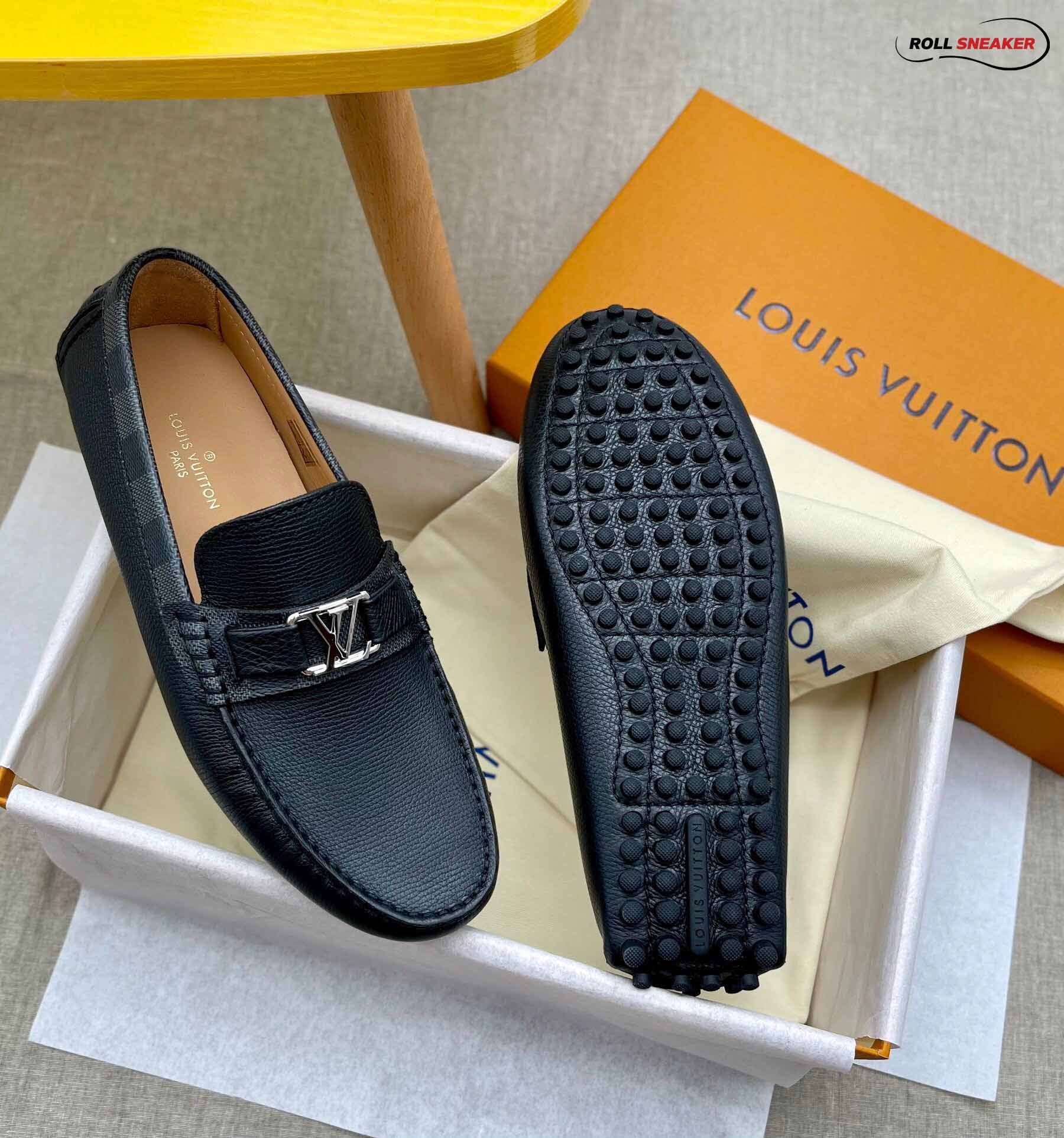 Giày lười LV Hockenheim Mocassin Da Bê Có Vân Họa Tiết Damier Logo LV Bạc