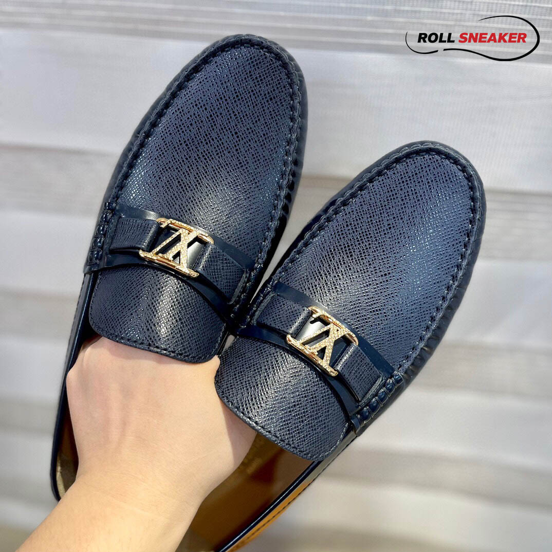 Giày lười LV Hockenheim Mocassin Xanh Navy Da Bê Bóng Taiga Logo LV Bạc