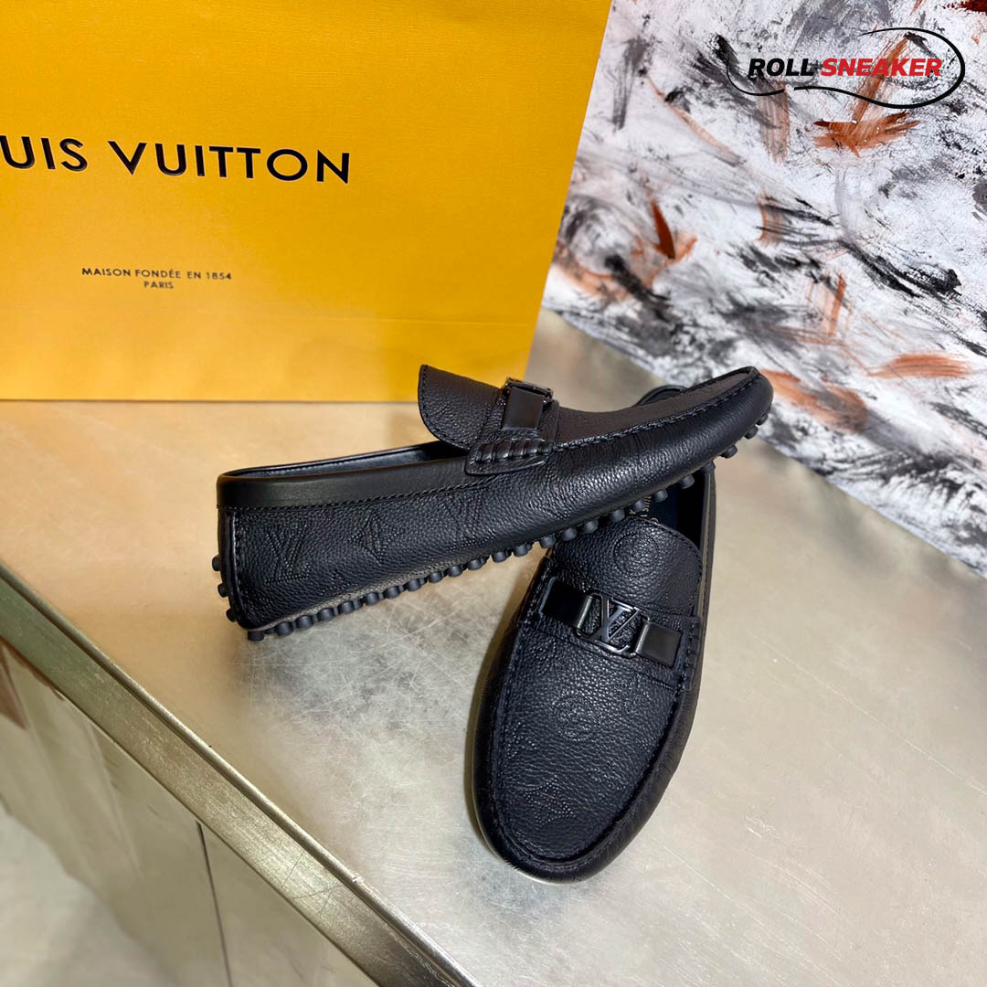 Giày Lv Moca Hockenheim Black Da Bê Sần Dập Nổi Hoạ Tiết Monogram Logo LV Đen