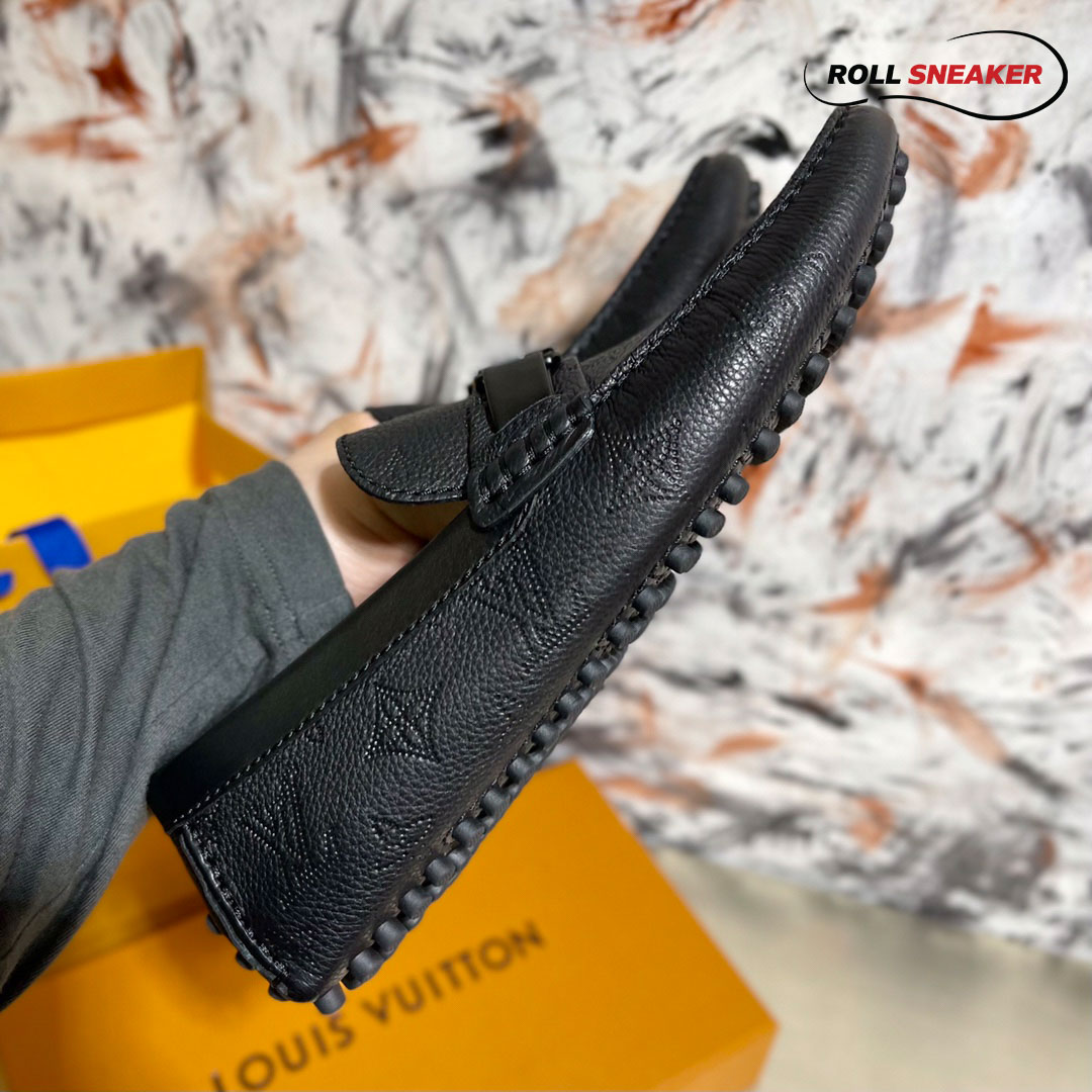 Giày Lv Moca Hockenheim Black Da Bê Sần Dập Nổi Hoạ Tiết Monogram Logo LV Đen