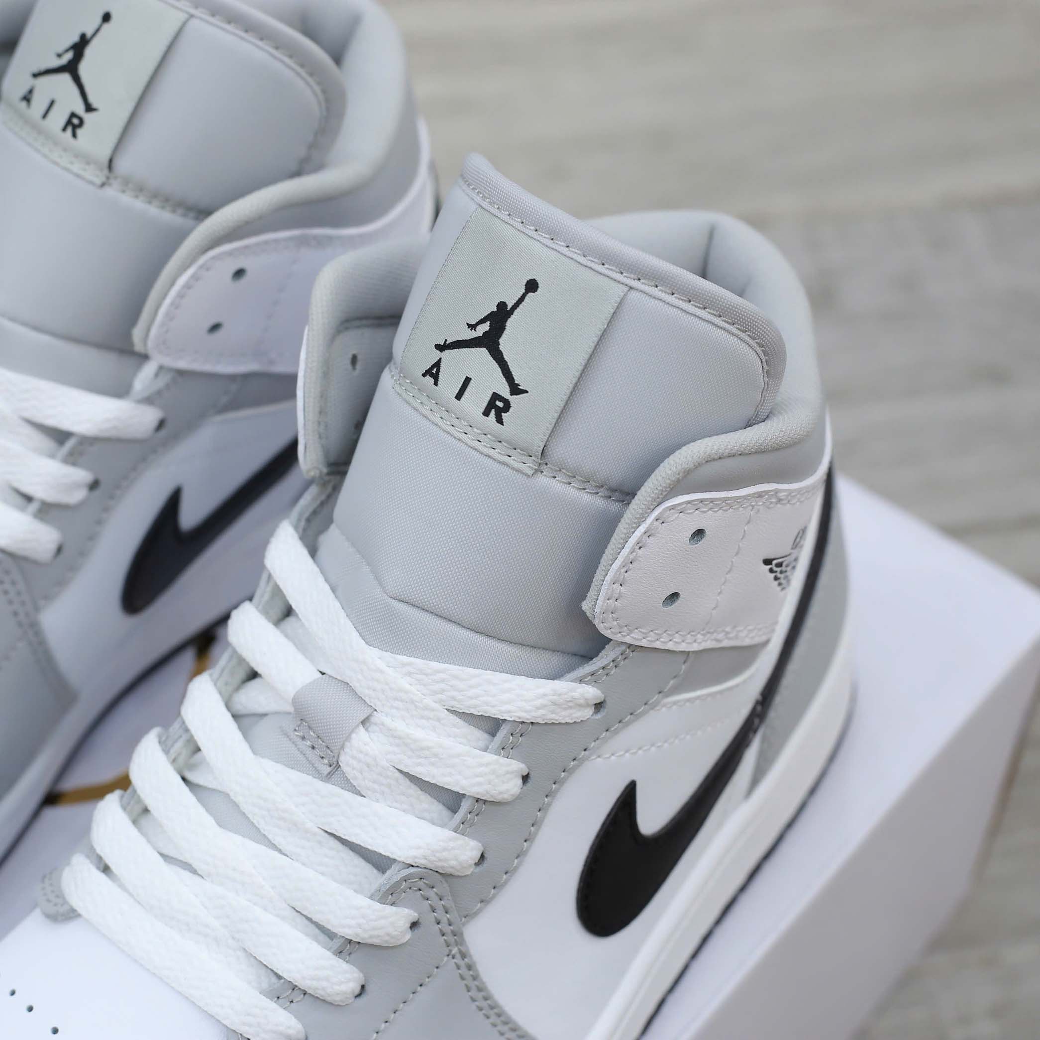 Giày Air Jordan 1 Mid Grey Fog And Light Smoke Grey Best Quality