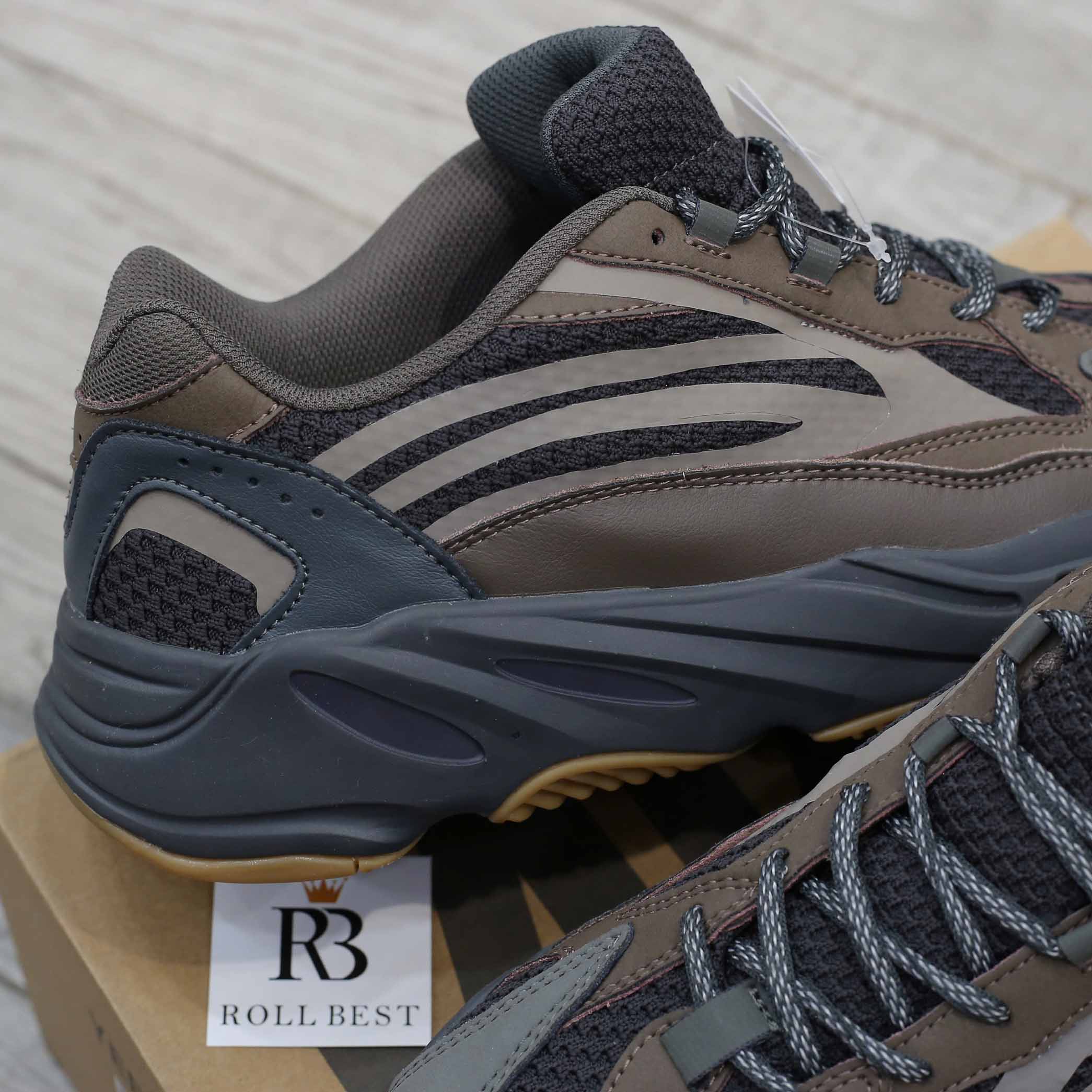Giày Adidas Yeezy 700 V2 Geode Best Quality