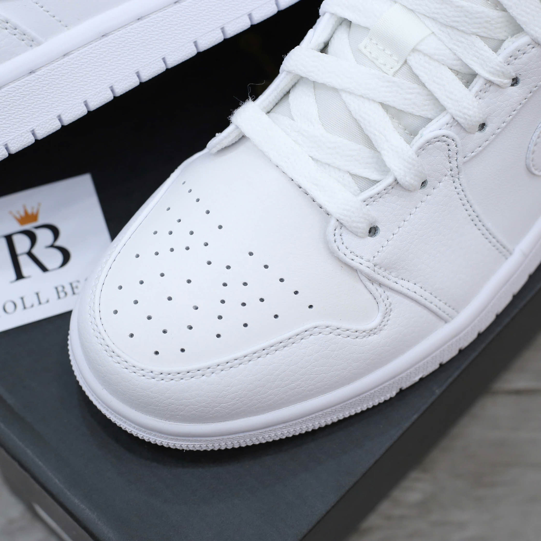 Giày Nike Air Jordan 1 Mid Triple White Best Quality
