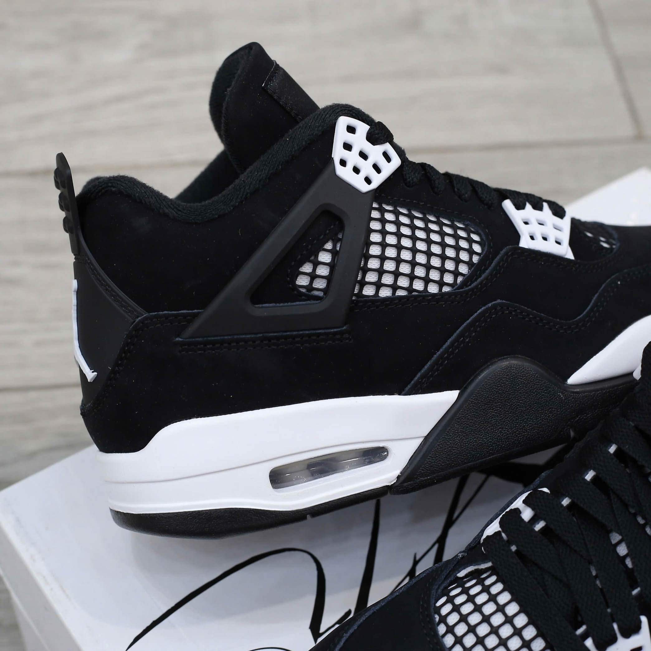 Giày Nike Air Jordan 4 Retro White Thunder Real