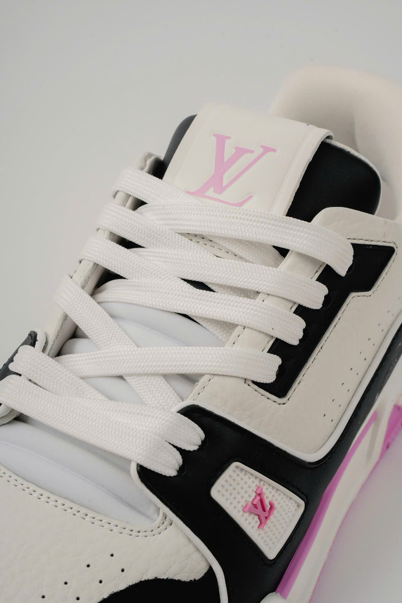 Giày Louis Vuitton LV Trainer #54 White Black Pink Best Quality