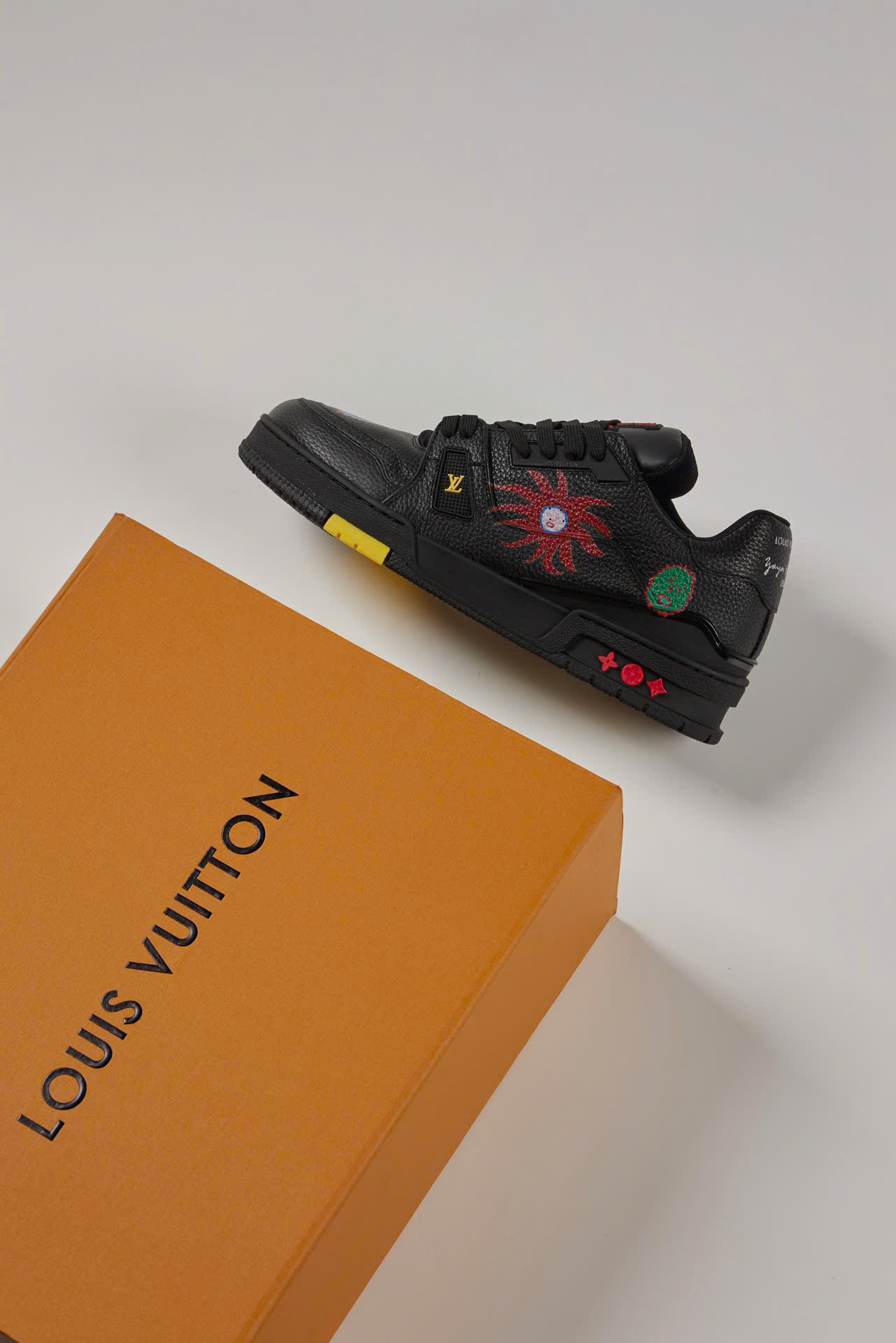 Giày Louis Vuitton x Yayoi Kusama LV Trainer Black Leather Best Quality