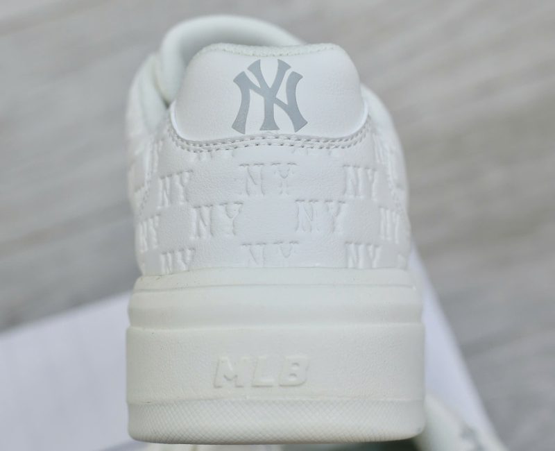Giày MLB Korea Chunky Liner Embo Mono Cooperstown New York Yankees White Like Auth