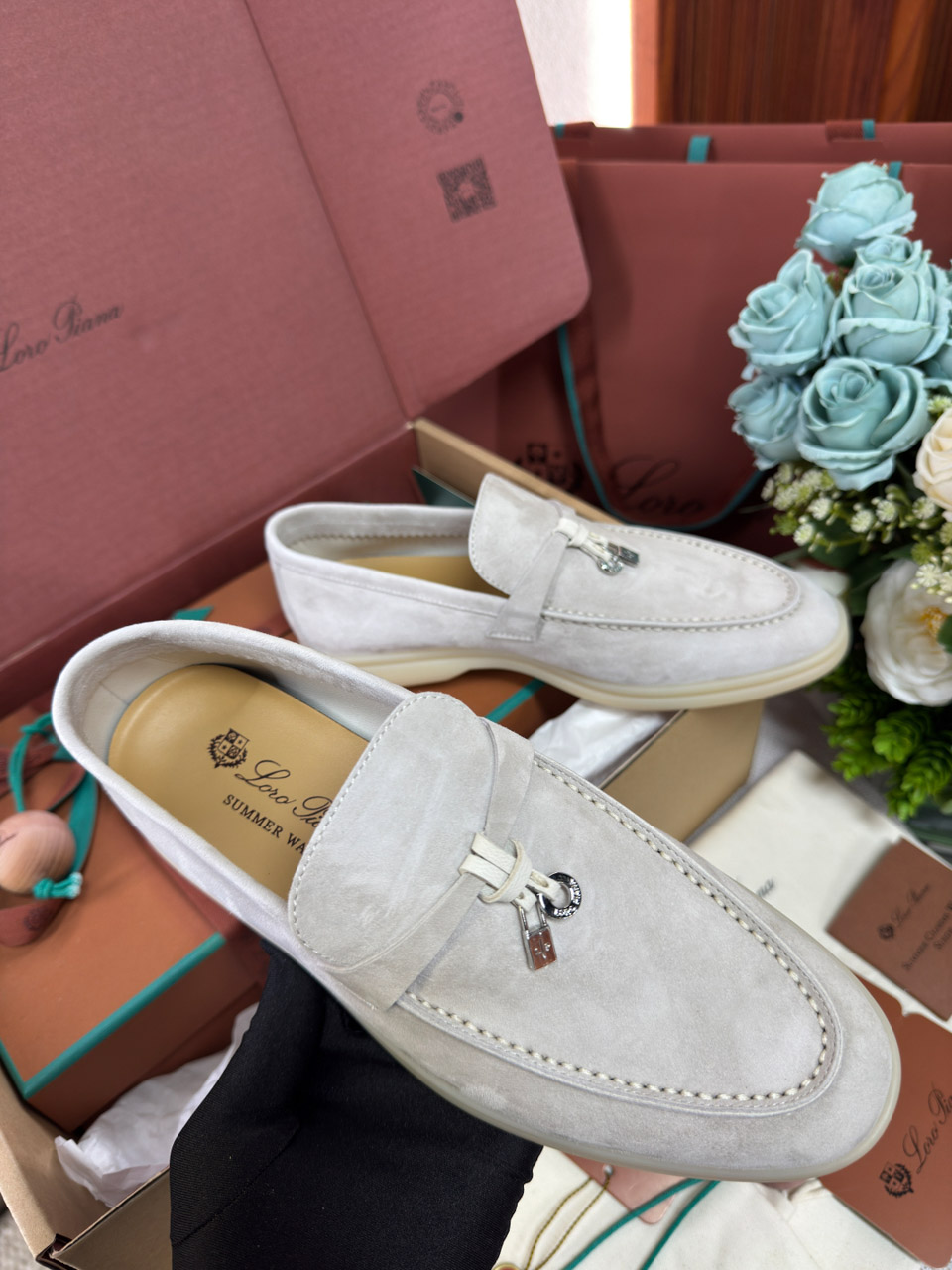 Giày Loro Piana Summer Charms Walk Loafer Suede Powder Pearl Best Quality