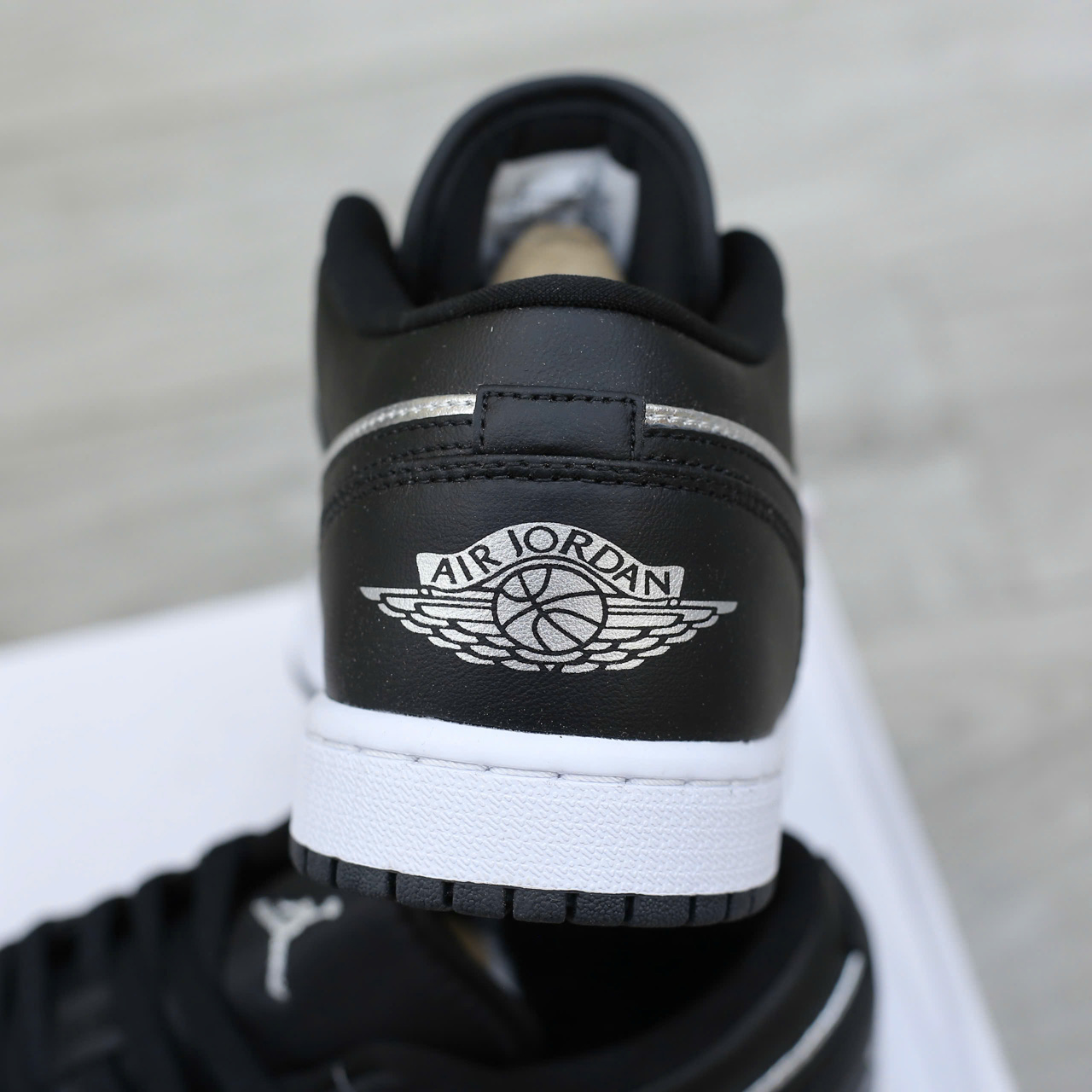 Giày Nike Air Jordan 1 Low SE Black Metallic Silver Best Quality